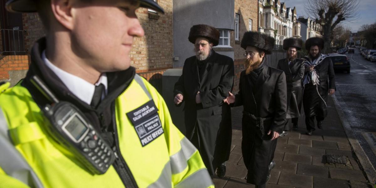 Nagy-Britanniában is fokozottan védik a zsidó objektumokat FOTÓ: EUROPRESS/GETTY IMAGES/ROB STOTHARD