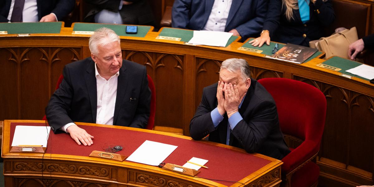 A módosítás után Orbán Viktor nem ülhetne többé a kormányfői székben