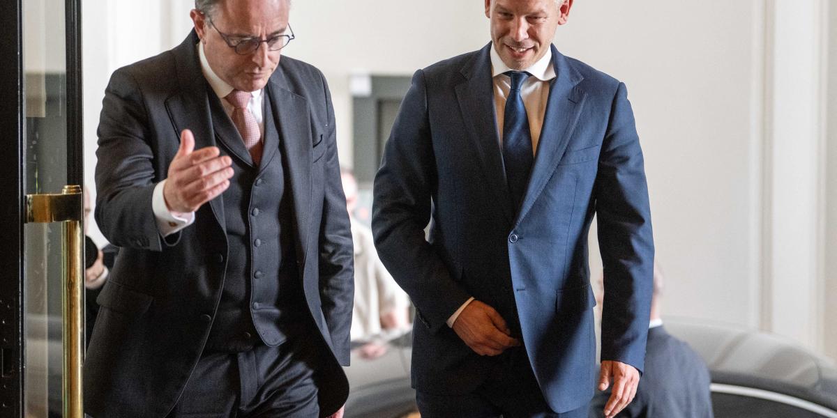 Magyar Péter csütörtökön Bart De Wever belga kormányfővel is találkozott, macskájával is játszott