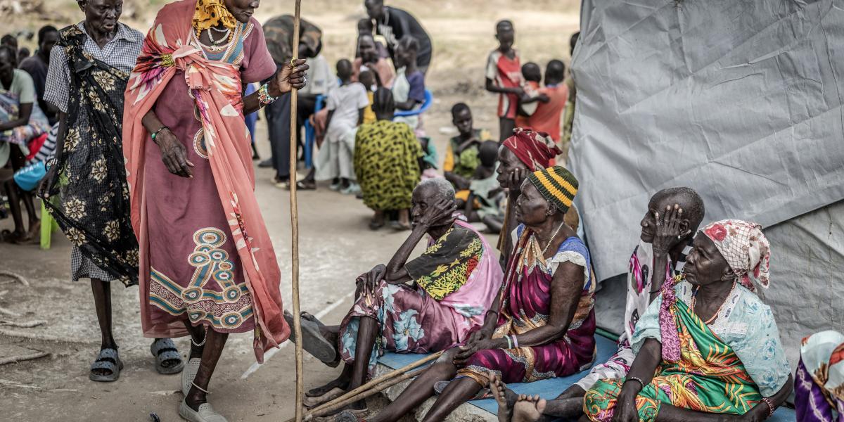 A világ legnagyobb humanitárius válsága pillanatnyilag nem Ukrajnában vagy Gázában, hanem Szudánban áll fenn. A valós áldozatok száma mintegy négyszázezerre emelkedett, a menekültek és belső menekültek száma meghaladta a 13–14 milliót