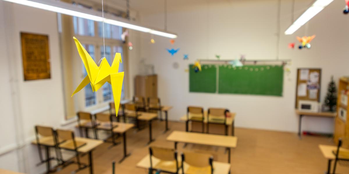 Üres osztályterem. Az Európai Bizottság szerint bőven van feladat