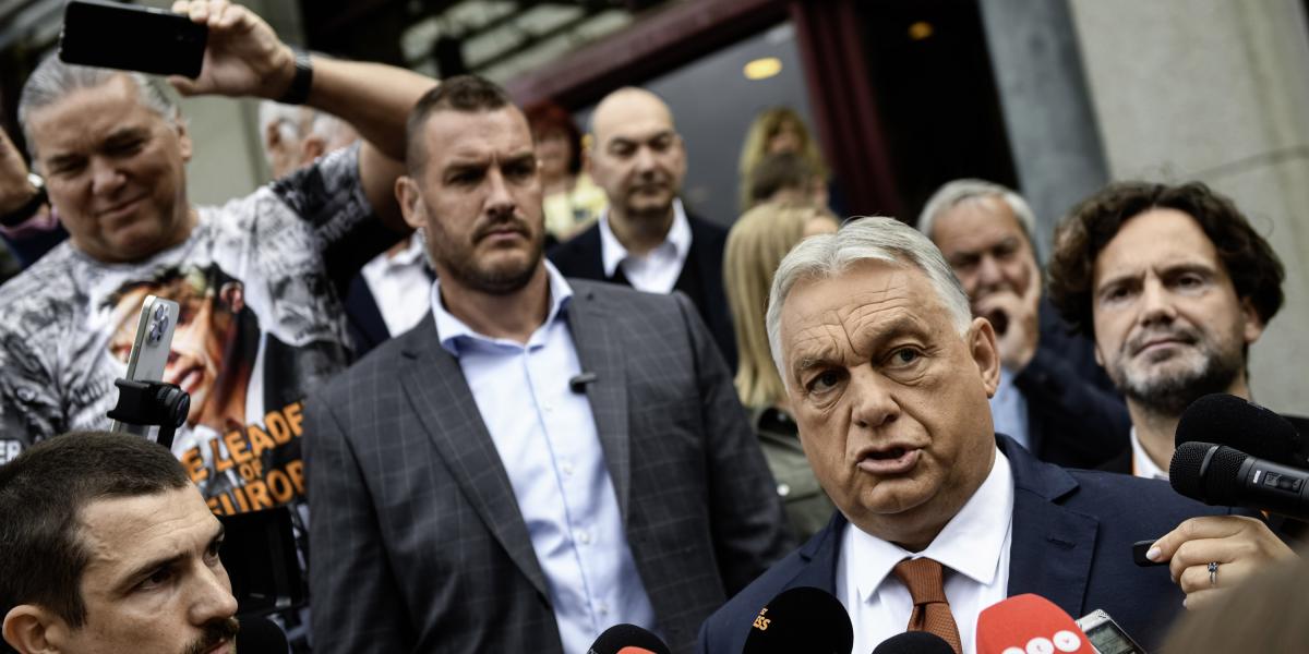 Orbán Viktor szerint a liberálisok kinyitják a kapukat, jönnek az idegenek és kizsebelik Magyarországot