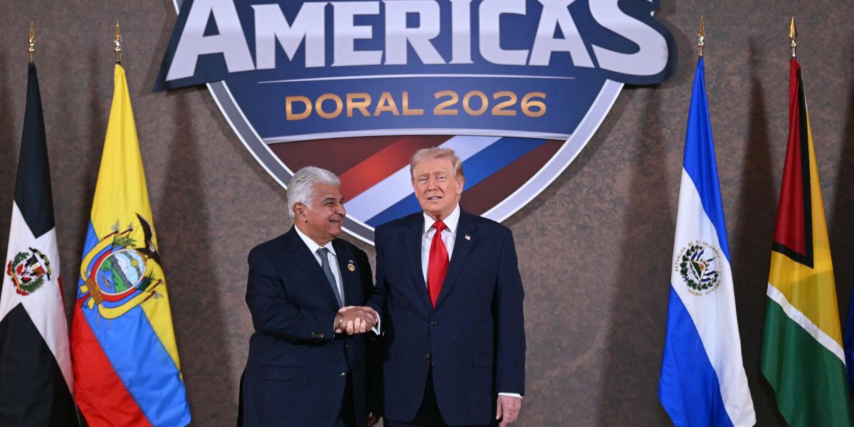 Donald Trump 2026. március 7-én az őt élesen visszautasító Jose Raul Mulino panamai elnökkel