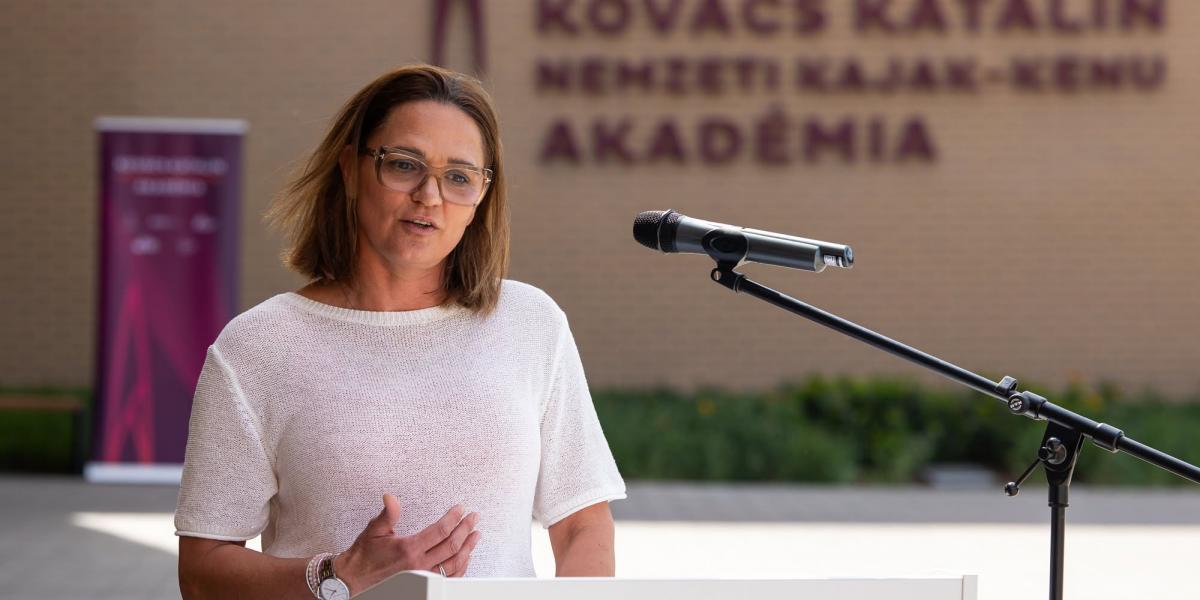 Kovács Katalin olimpiai bajnok, a róla elnevezett intézmény egyik korábbi rendezvényén