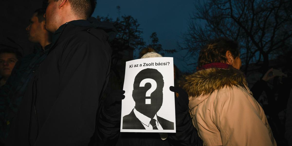 Tüntetés tavaly decemberben az azóta bezárt Szőlő utcai javítóintézetnél. Sok még a nyitott kérdés