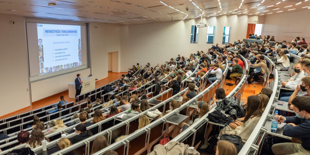 Az állami kézben maradt egyetemeken elmaradtak a bérfejlesztések