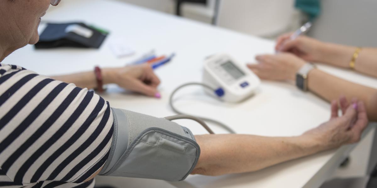 Az orvosok napi munkájuk jelentős részében nem orvosi feladatot végeznek: adminisztratív, szervezési, recepciós jellegű terhek viszik el az idő 60–70 százalékát