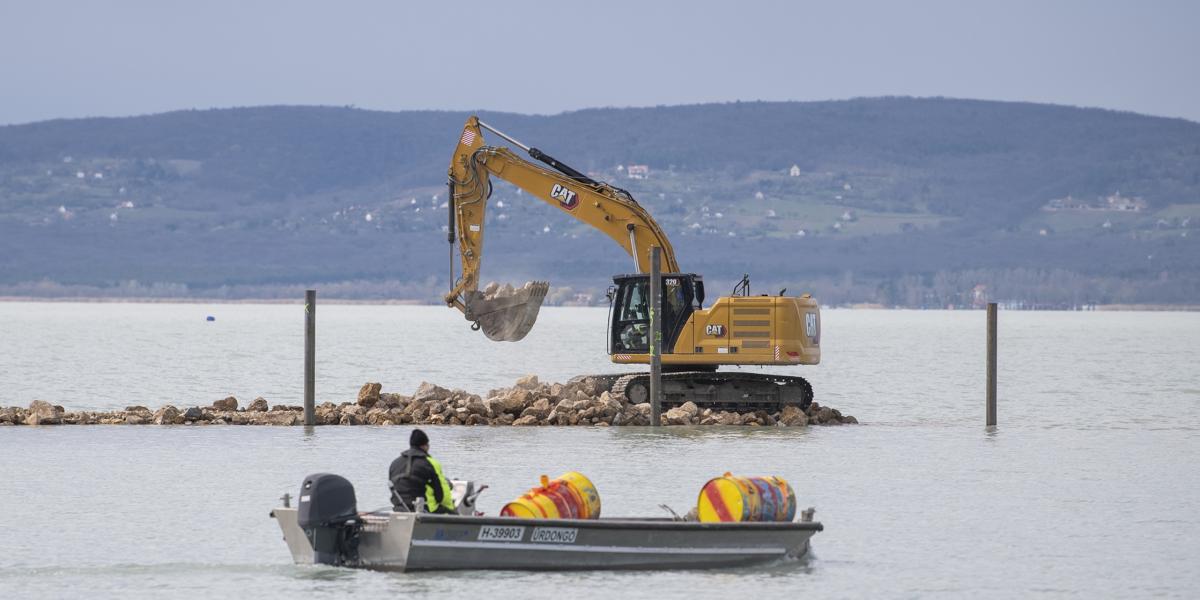 Építik a balatonföldvári kikötőt. Minden pénzt megért