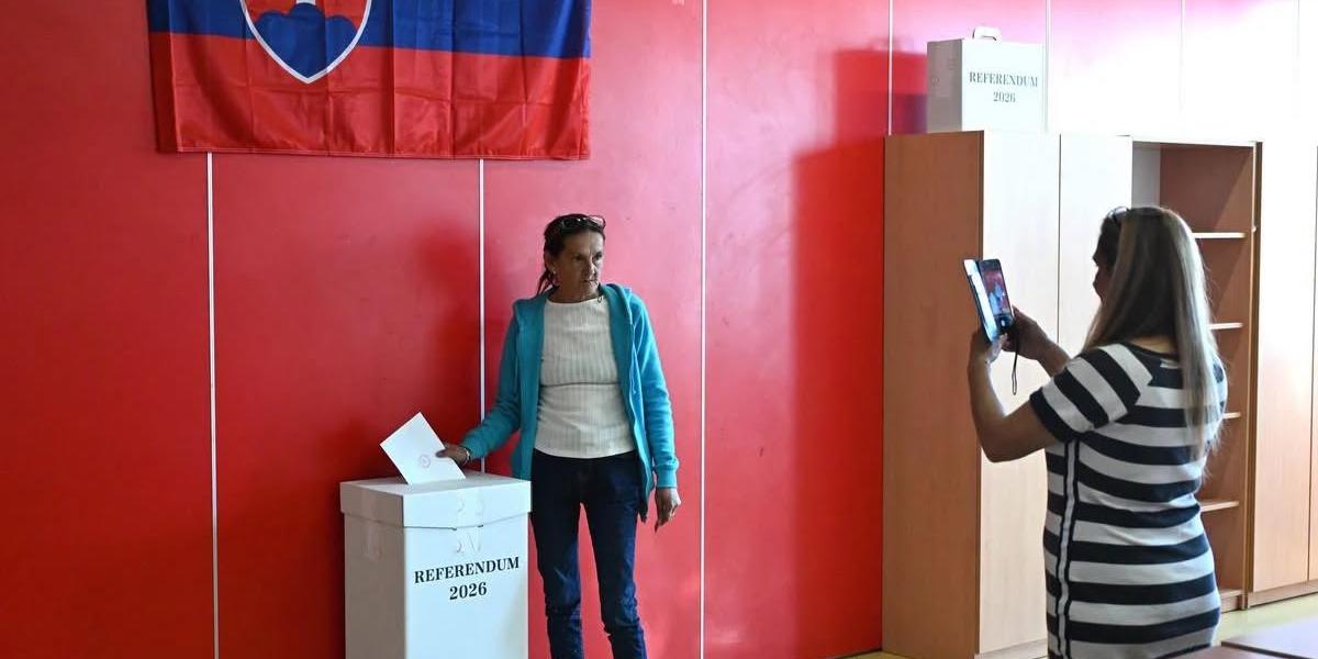 Rekordalacsony, 16,13 százalékos részvétel mellett zajlott a szombati szlovákiai referendum, amely így érvénytelen lett.