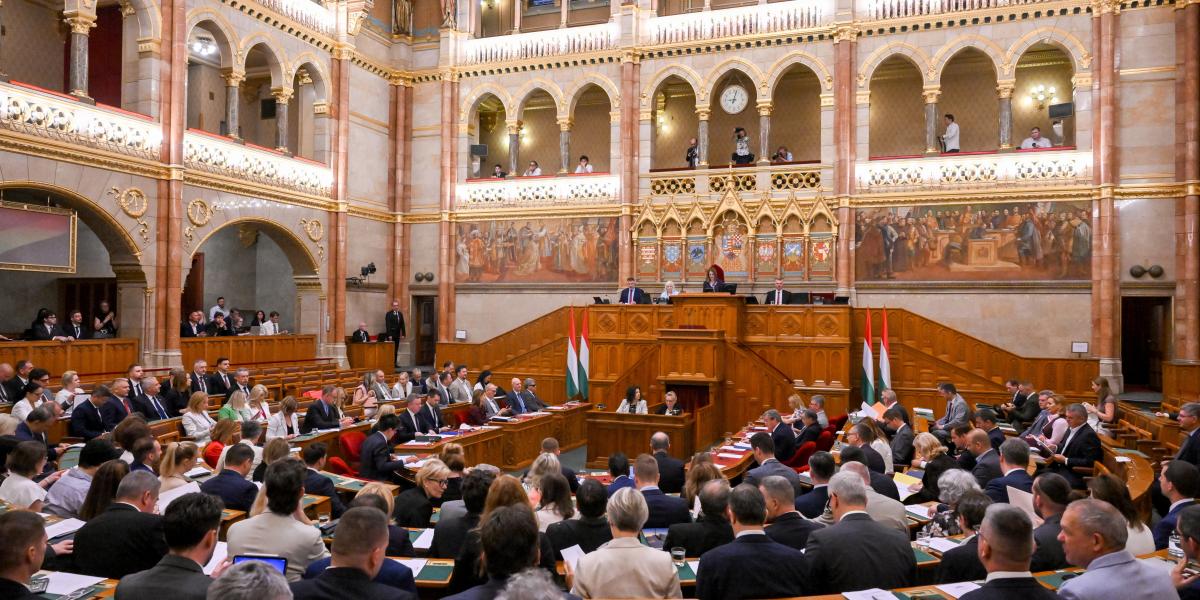 Az Országgyűlés rendkívüli ülése 2026. július 7-én