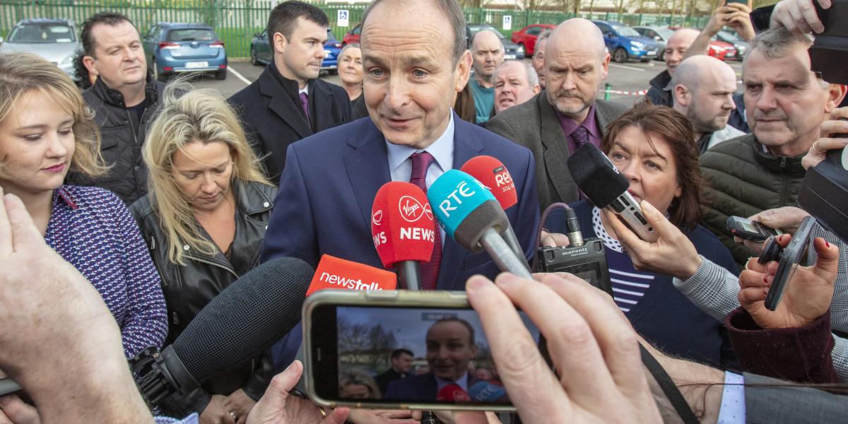  Micheál Martin ír kormányfő Cork városában nemzetközi újságíróknak azt mondta, a júliustól kezdődött ír EU-s soros elnökség prioritása a biztonság kérdése. Írország mindeddig szinte semmit nem költött védelemre