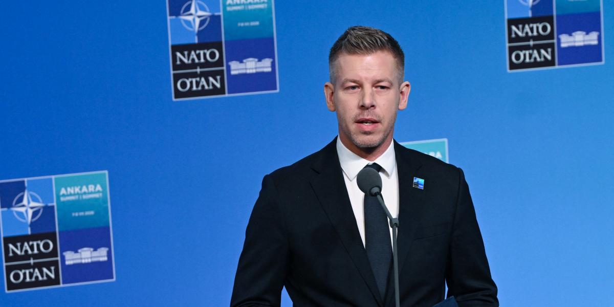 Magyar Péter sajtónyilatkozatot tesz az Észak-atlanti Tanács ülésének fő ülése előtt a NATO állam- és kormányfőinek 36. csúcstalálkozójának második napján, Ankarában, Törökországban, 2026. július 8-án
