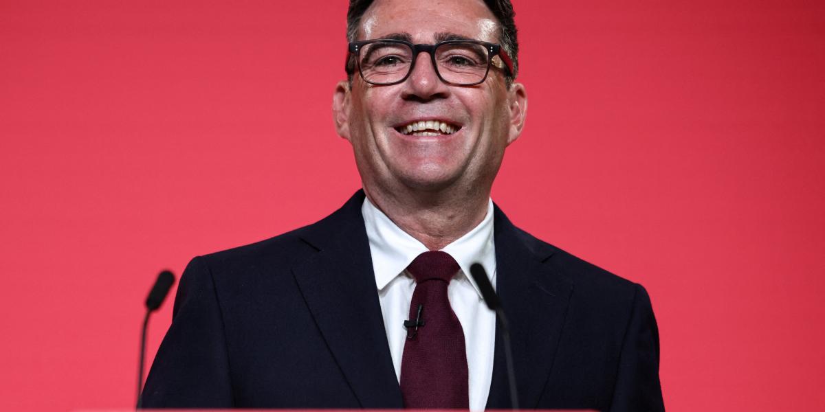 Andy Burnham leendő miniszterelnök pénteken figyelmeztetett, hogy ez mostani a Munkáspárt utolsó esélye, hogy megfordítsa sorsát, és  megvalósítsa azt a változást, amelyre az országnak olyannyira szüksége van.