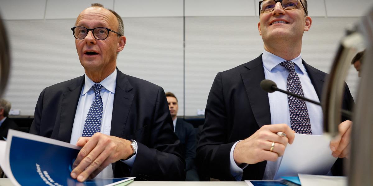 Friedrich Merz kancellár és Jens Spahn 2025. december 2-án a Bundestagban