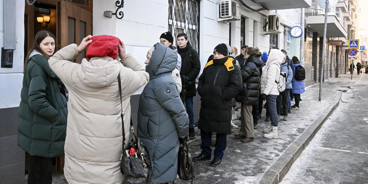 Hatalmas sorok álltak Oroszország-.szerte a 2024-es elnökválasztási kampányban a Borisz Nagyezgyin indulását támogató aláírásgyűjtő pontok előtt. Ez volt az egyetlen formája annak, hogy az emberek kifejezzék a Kreml és Putyin politikájával való szembenáll