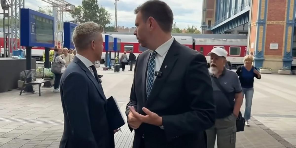 Ha egy olyan kretén vén szahar, mint aki minap hátulról leköpte, fogja, és hátulról nem leköpi, hanem lepuffantja, akkor szabhatjuk.