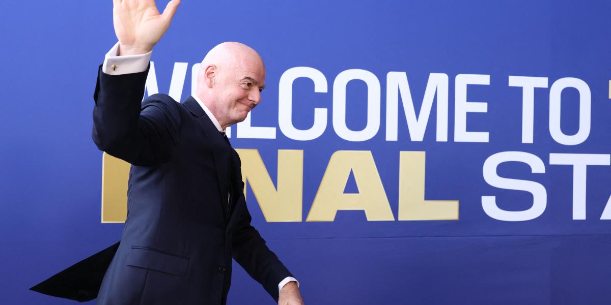 Gianni Infantino, a FIFA elnöke, ha így folytatja, a nemzetközi labdarúgás történetének egyik legnépszerűtlenebb figurájává válik