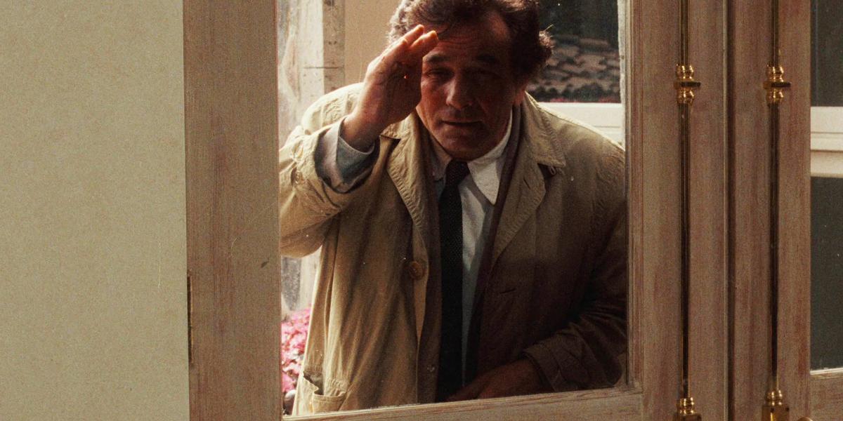 Minek annyi csatorna a sok bugyuta filmmel, miért van annyi ismétlés? Jobb híján itt is Columbo, ott is Columbo.