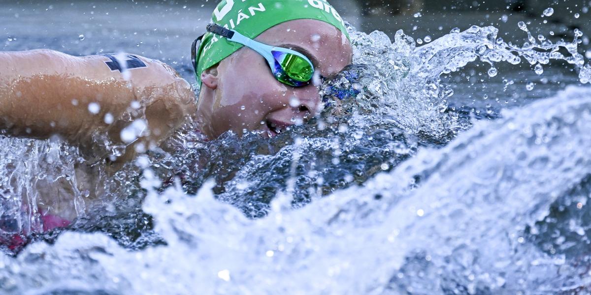 Fábián Bettina a nõi nyíltvízi úszók 3 kilométeres kieséses versenyében a párizsi vizes Európa-bajnokságon a Szajnán 2026. augusztus 7-én