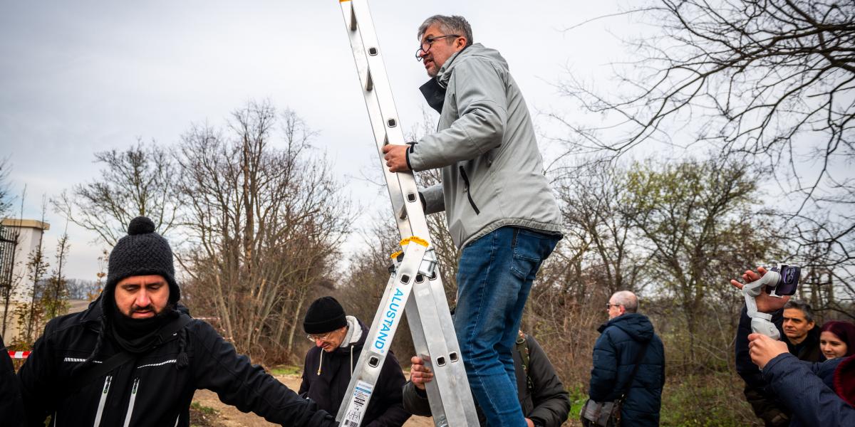 Hadházy Ákos hatvanpusztai demonstrációja 2025. november 29-én 