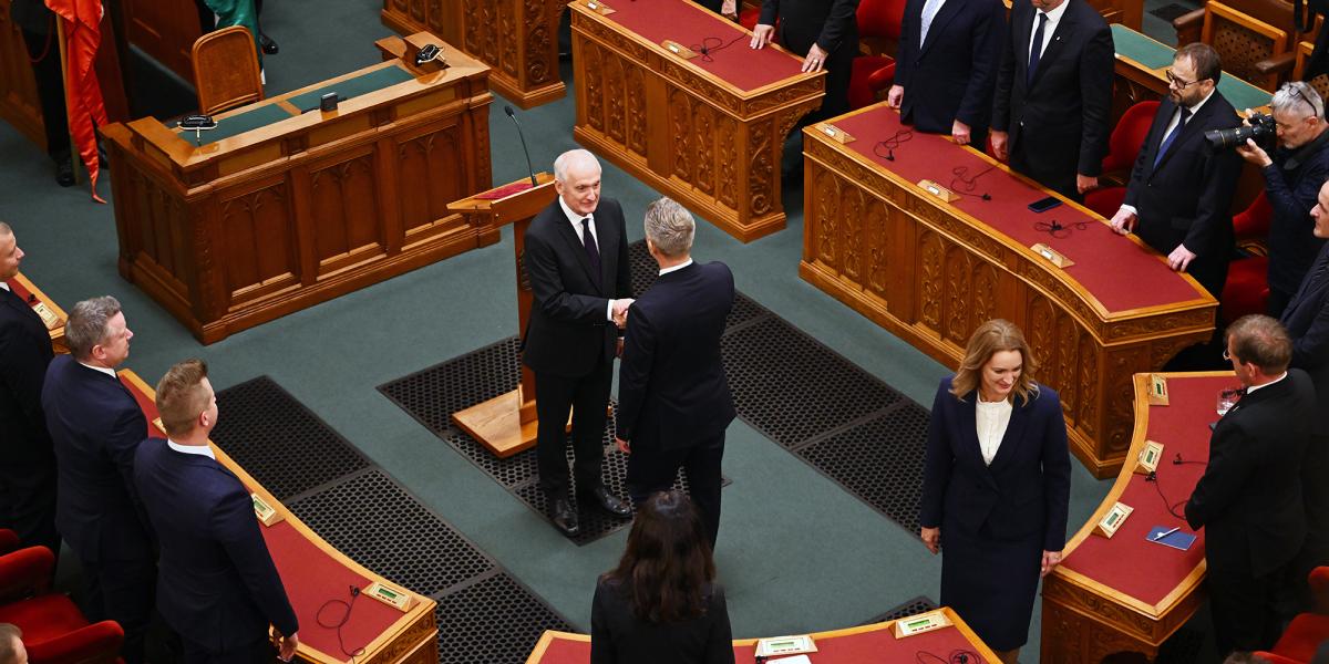 A pillanat. Baka Andrást megválasztották, Magyar Péter gratulál