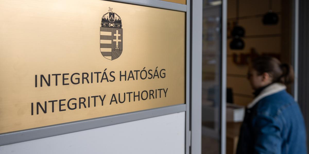 Az Európai Számvevőszék jelentésében külön megemlítették a magyar Integritás Hatóságot: attól, hogy létrehozták, még nem biztos, hogy hatásos lesz a csalások feltárása, szankcionálása