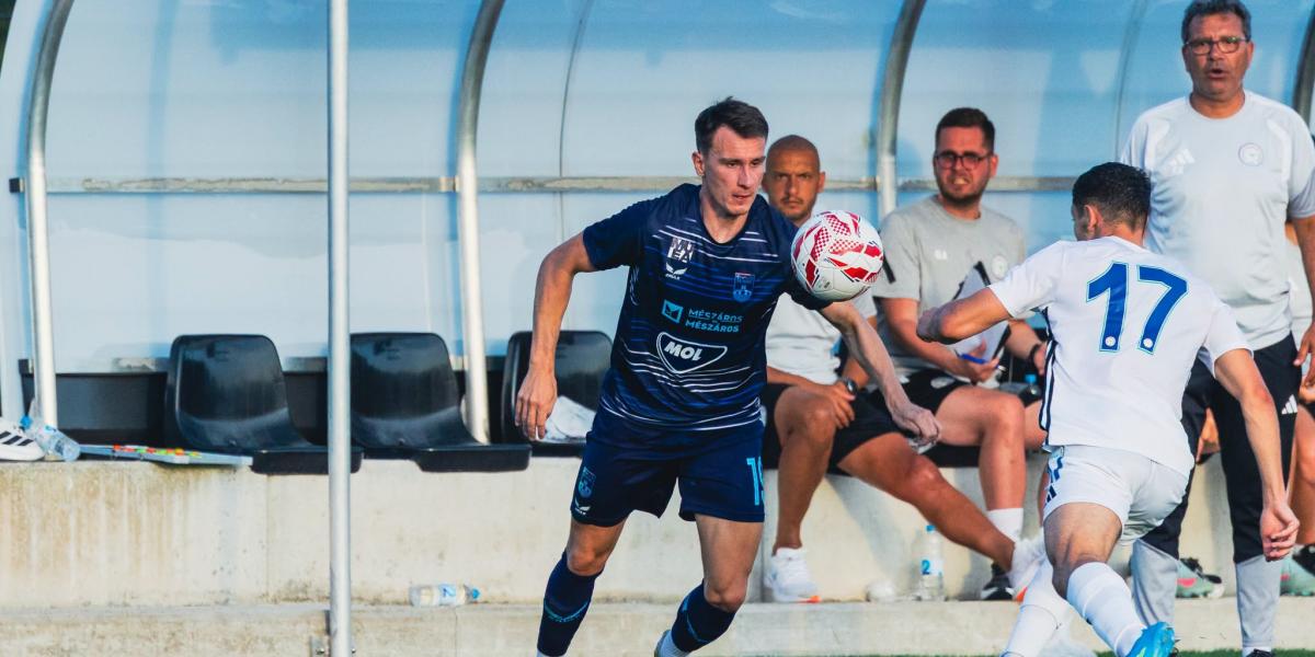 A július 25-i felkészülési mérkőzésen az NK Osijek játékosai még a magyar cégek logóit viselték 