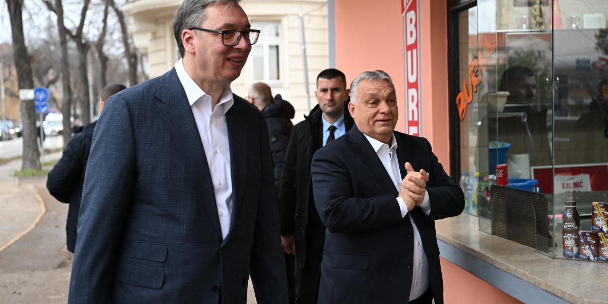 Orbán Viktort nem tudta megmenteni a két rejtélyes robbanóanyaggal teli hátizsák, vélhetőleg Aleksandar Vučić győzelméhez is kevés lesz