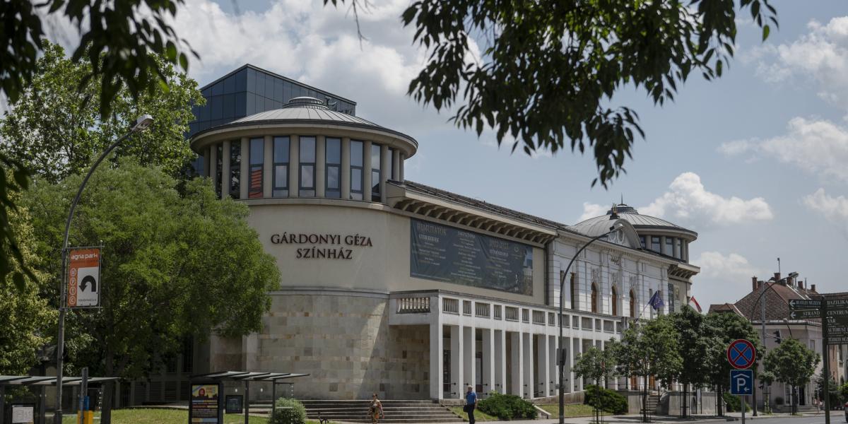 Az Egri Gárdonyi Géza Színház épülete