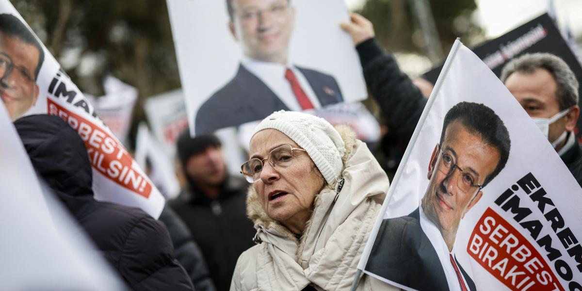 Törökországban számos tüntetést tartottak a bebörtönzött Imamoglu támogatására