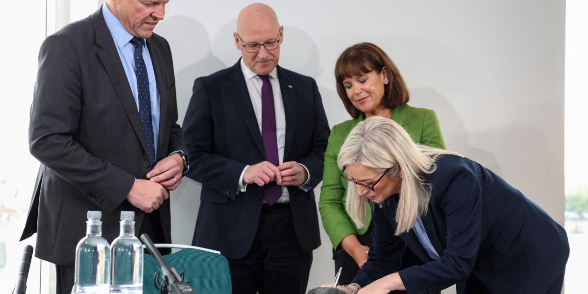 A memorandum szerint Westminsternek fel kell készülnie arra, hogy Skóciában, Walesben és Észak-Írországban megerősödhet "az alkotmányos változás" iránti igény. 