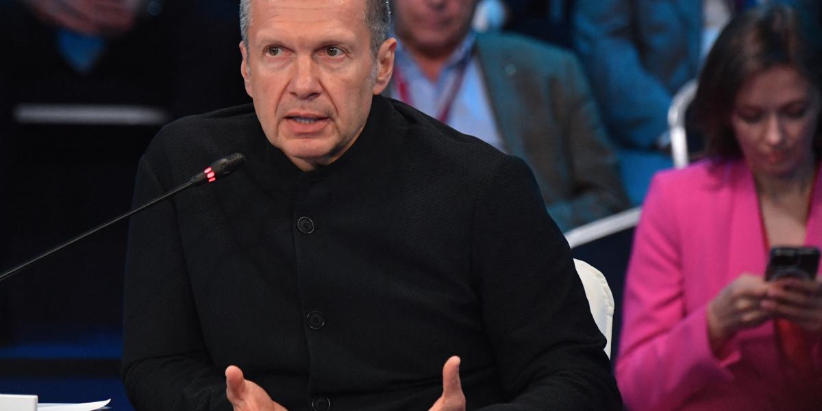Az orosz állami médiában sokat foglalkoznak az AfD előretörésével, lelkesen kommentálta a szász-anhalti választást Vlagyimir Szolovjov hírhedt propagandista is