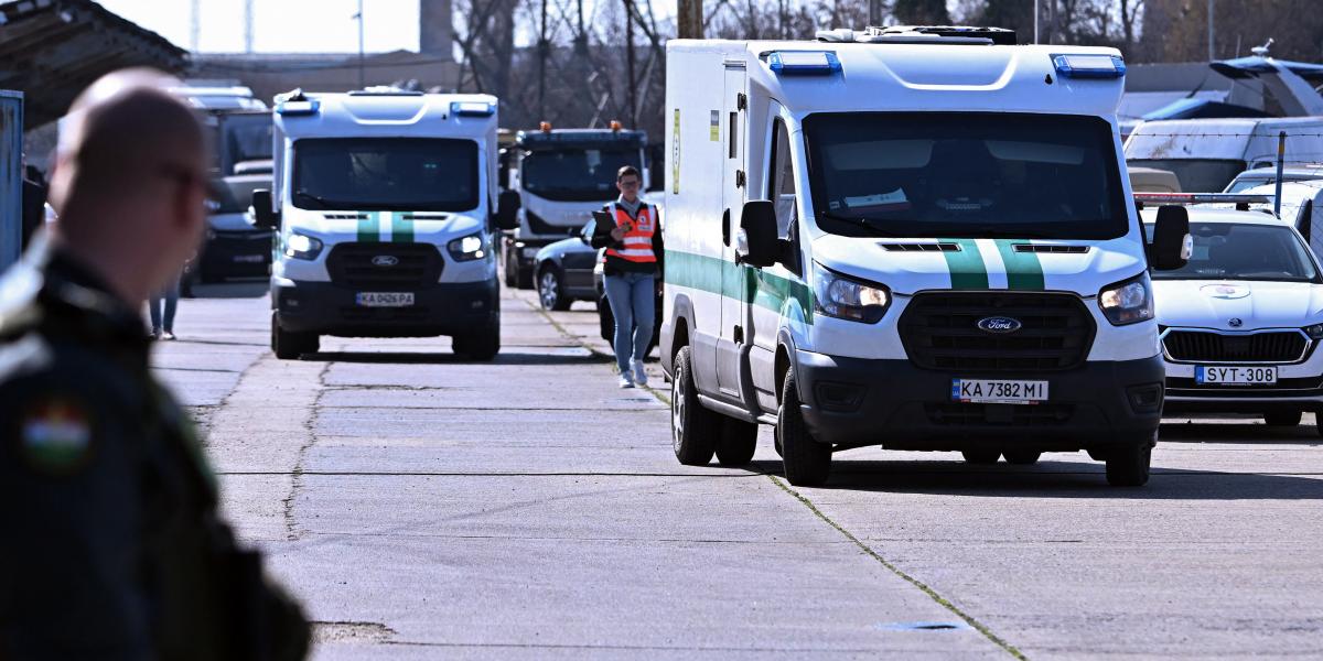 Lefoglalt ukrán pénzszállító autók a NAV telephelyén március 12-én 