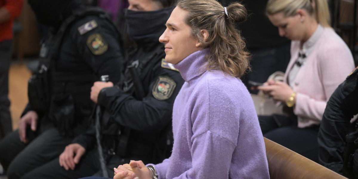 A német Maja T., az antifa-per negyedrendű vádlottja a büntetőperének másodfokú tárgyalásán a Fővárosi Ítélőtáblán 2026. szeptember 30-án