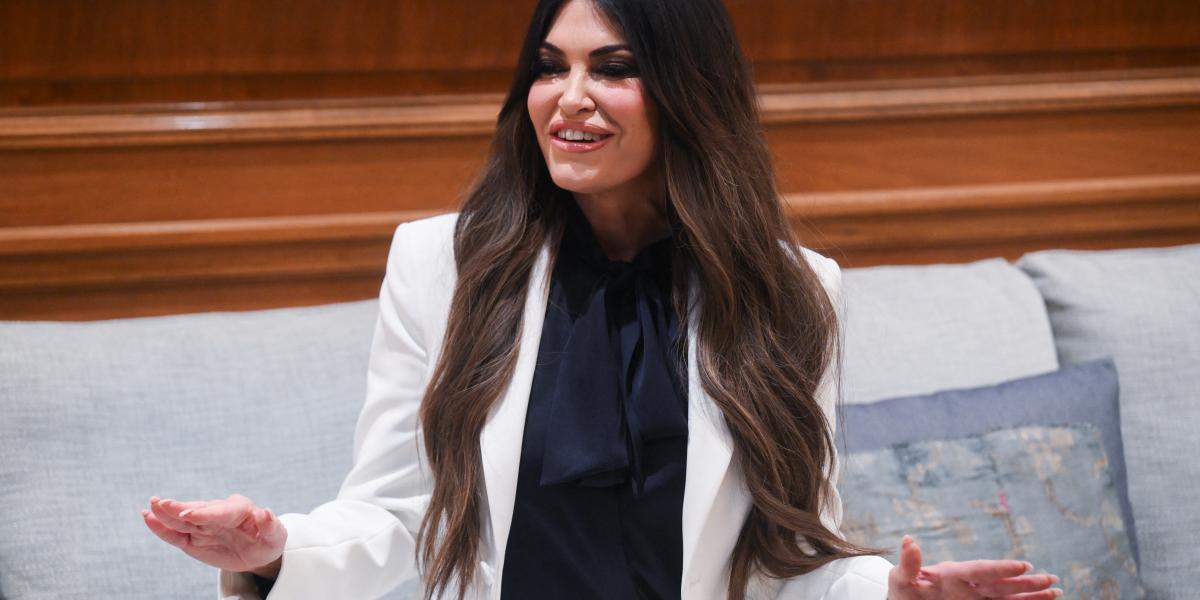Legutóbb Kimberly Guilfoyle Görögországba akkreditált nagykövet okozott feltűnést