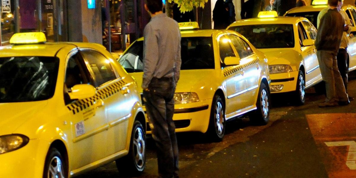 Vidéken nem lesz kötelező a fővárosban elrendelt egységes sárga
taxi FOTÓ: VAJDA JÓZSEF