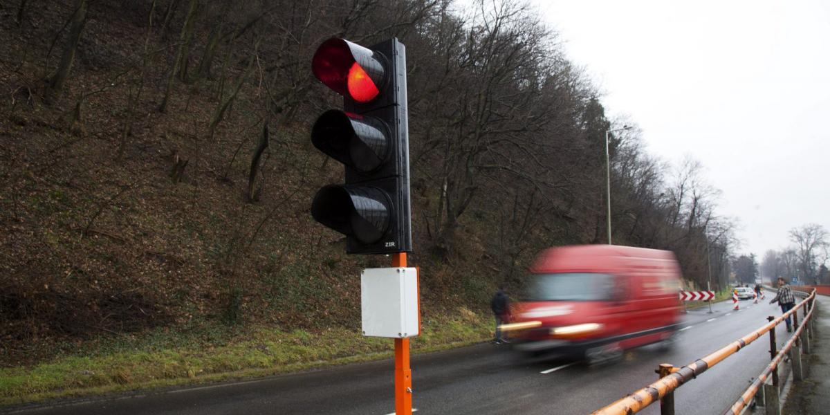 A löszfal nem először mozdul meg Fonyódon – végleges és megnyugtató megoldás egy stabil támfal építése lenne FOTÓ: MTI/VARGA GYÖ