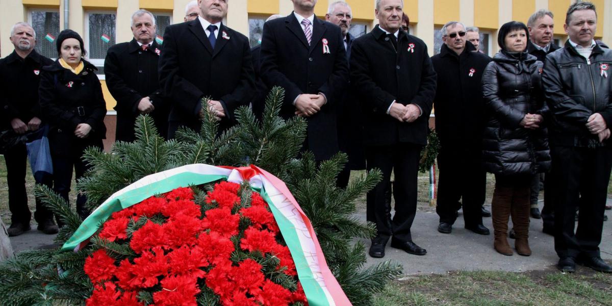  Tóbiás József, az MSZP elnök-frakcióvezetője, Dorner László önkormányzati képviselő és Pad Ferenc országgyűlési képviselőjelölt