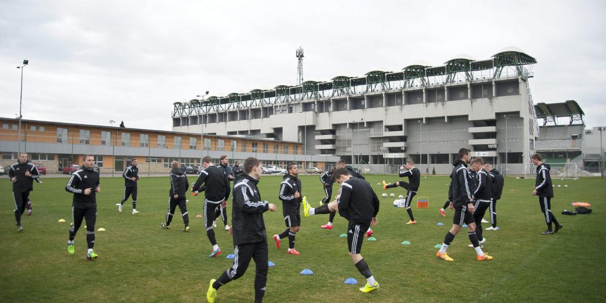 A Győri ETO FC labdarúgócsapata edz a győri ETO Parkban lévő edzőpályán 2015. március 31-én. MTI Fotó: Krizsán Csaba