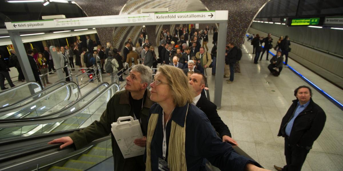  felvétel a 4-es metró megnyitása után készült. FOTÓ: Népszava