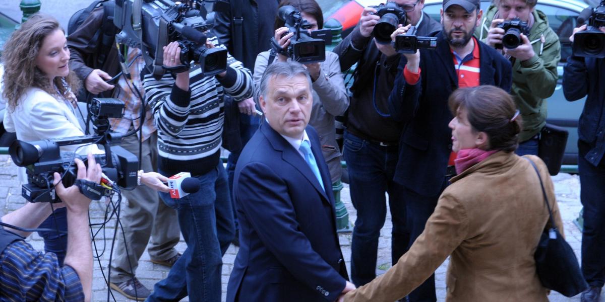 Orbán Viktor még a hozzá lojális médiával is ritkán áll szóba – a kritikus sajtónak egyszerűen hátat fordít FOTÓ: NÉPSZAVA