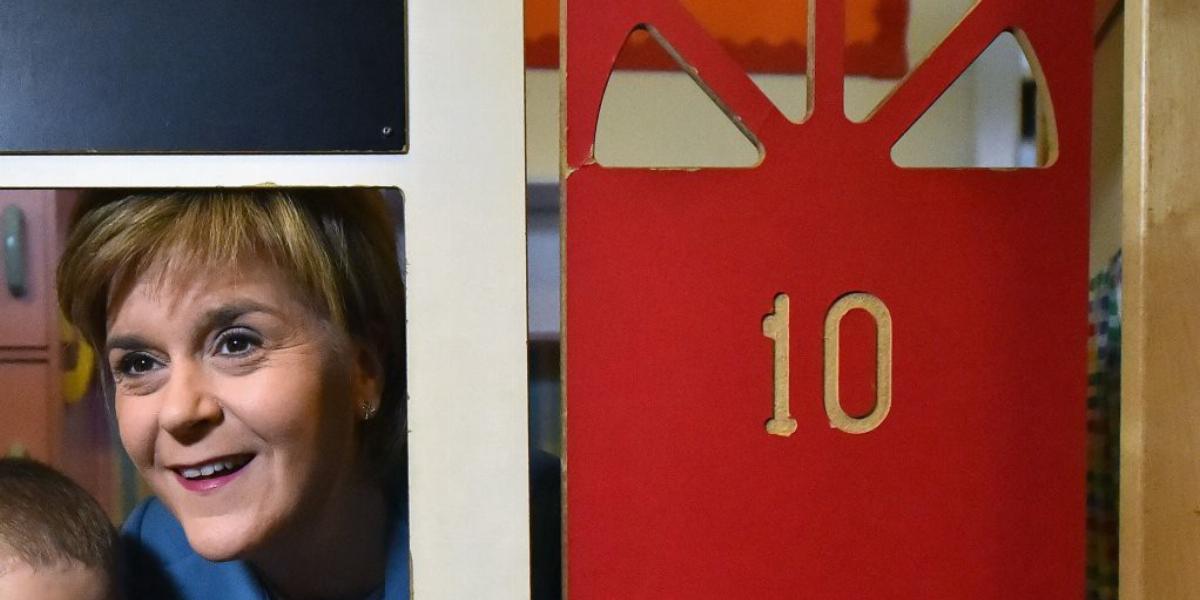 Nicola Sturgeon SNP-vezér óvodában is kampányolt – a skótok kezében lehet a Downing Street 10. kulcsa FOTÓ: EUROPRESS/GETTY IMAG