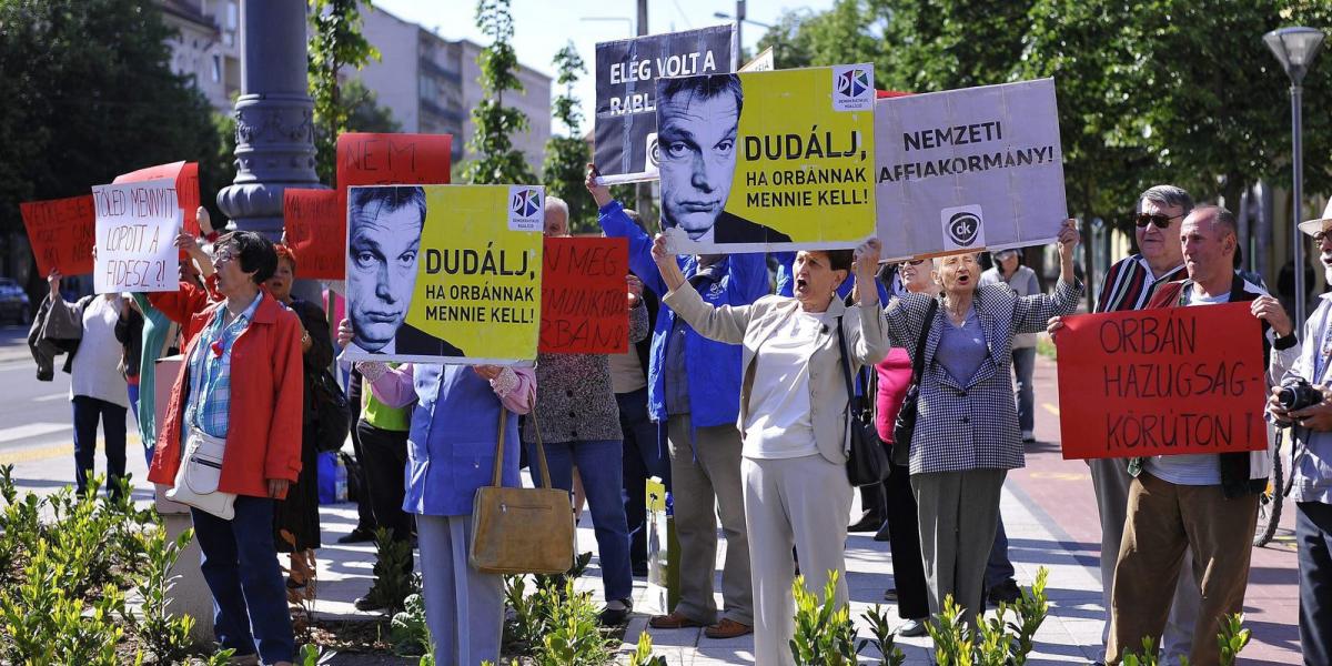 A miniszterelnököt tüntetők fogadták Debrecenben, pedig akkor még nem is tudták, miket mond majd a menekültekről FOTÓ: MTI/CZEGL