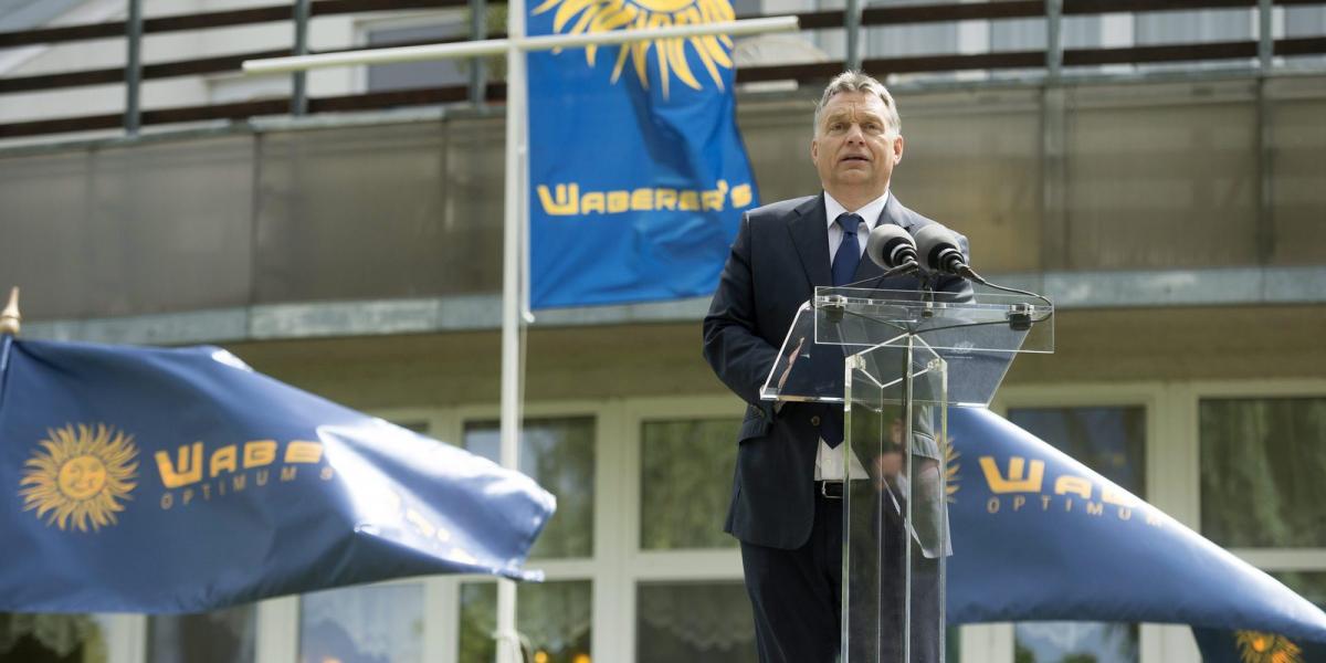 Orbán Viktor miniszterelnök beszédet mond a Waberer`s új üzemi üdülőjének avatóünnepségén Balatonvilágoson 2015. május 28-án. A 