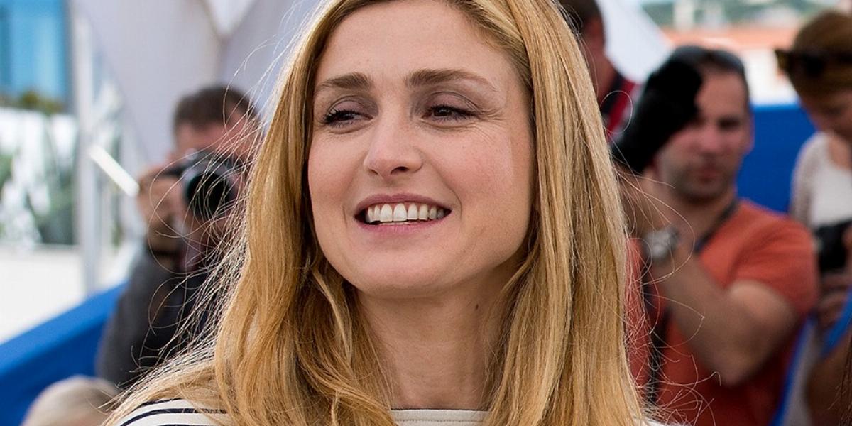 Julie Gayet színésznő-producer Cannes-ban Fotó:  Ben A. Pruchnie/Getty Images 