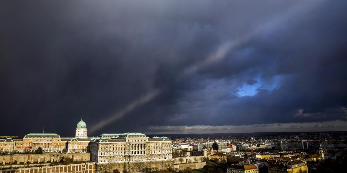 Viharfelhők Budapest felett
Fotó: Mohai Balázs/MTI