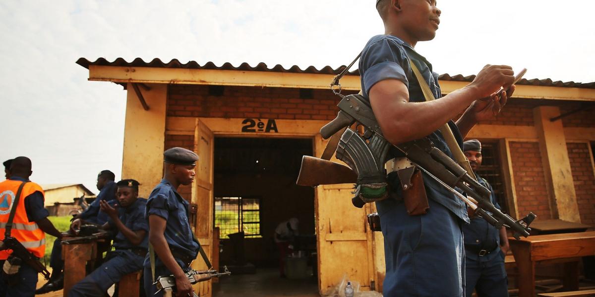 Burundi több pontján katonák ügyelnek a rendre FOTÓ: EUROPRESS/GETTY IMAGES/SPENCER PLATT