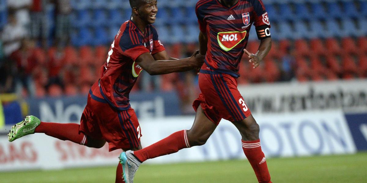 Paulo Vinicius és Alhassane Soumah, a Videoton játékosai a labdarúgó Bajnokok Ligája selejtezőjének harmadik fordulójában vívott