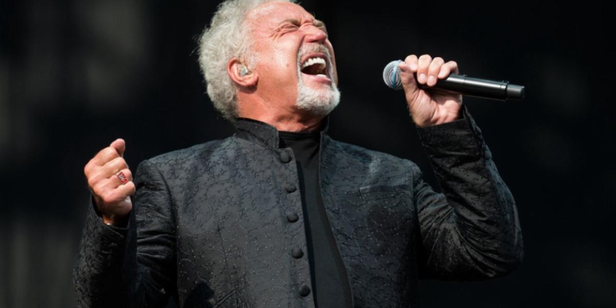 Tom Jones bombaformában FOTÓ: EUROPRESS/GETTY IMAGES/SAMIR HUSSEIN