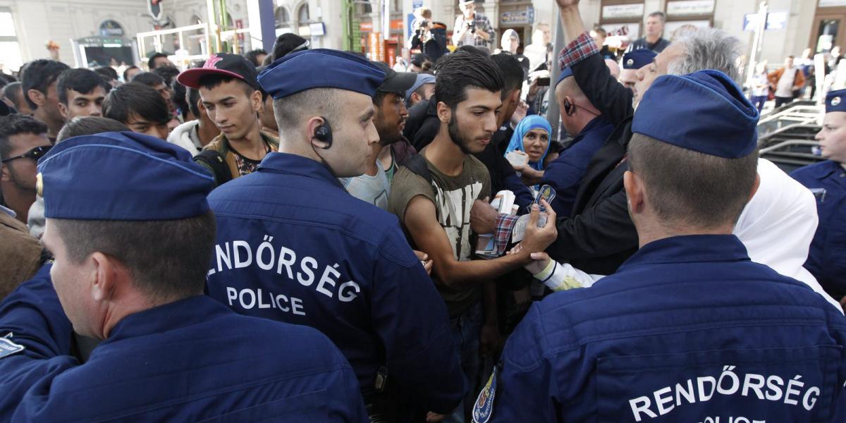 Ez még a Keleti,  Hegyeshalomra indul a menetrend szerinti vonat MTI Fotó: Szigetváry Zsolt